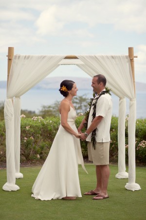 Colorful-Hawaiian-Destination-Wedding-by-Sara-Gray-Photography-8
