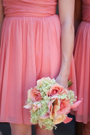 Coral-and-Soft-Green-Bouquet