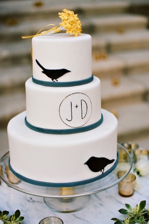 Modern-Bird-Theme-Cake