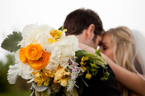 Orange-White-Elegant-Wedding-Bouquet
