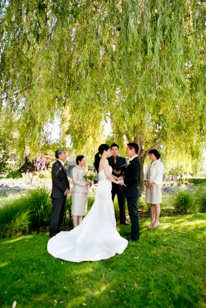 Weeping-Willow-Outdoor-Wedding-Ceremony