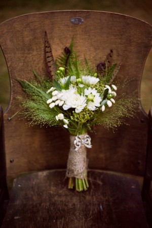 Feather-and-Greenery-Bouquet