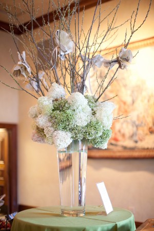 Tall-Green-and-White-Hydrangea-Wedding-Reception-Centerpiece