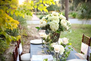 Tall-Hydrangea-Ivy-Rose-Wedding-Centerpiece