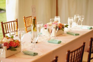 Aqua-Doily-Wedding-Tablescape