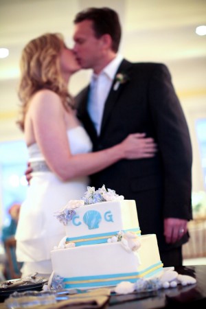 Beach-Inspired-Wedding-Cake