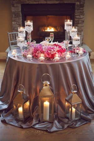 Glamorous-Pink-and-Grey-Candlelit-Tablescape