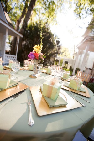 Gold-and-Green-Tablescape