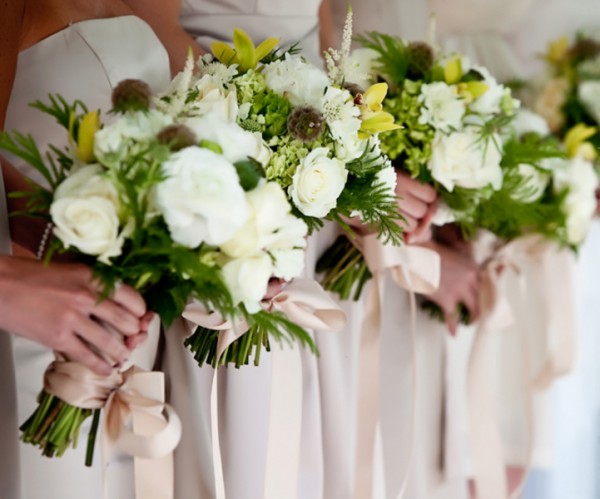 Green-and-White-Wedding-Bouquets-with-Fern