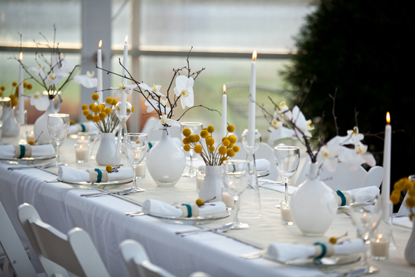 Modern-Yellow-White-Wedding-Tabletop