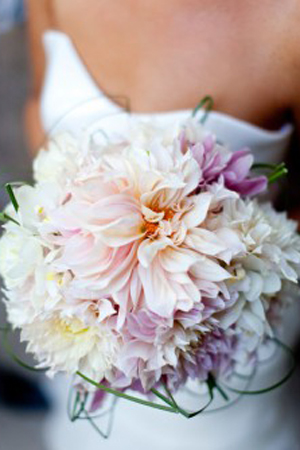 Pale-Pink-and-Lavender-Dahlia-Bouquet