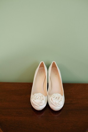 Perfect-White-Closed-Toe-Wedding-Shoes