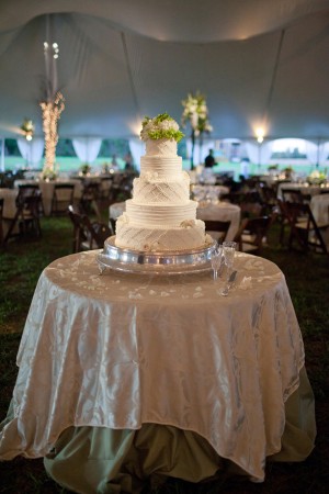 White-Wedding-Cake2