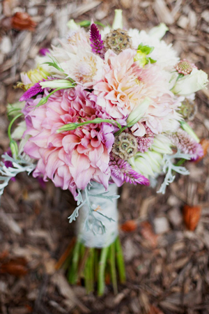 pink-dahlia-textured-wedding-bouquet