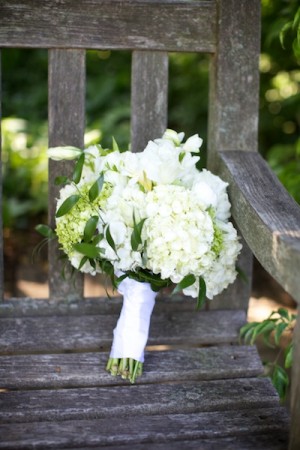 Green-and-White-Bouquet