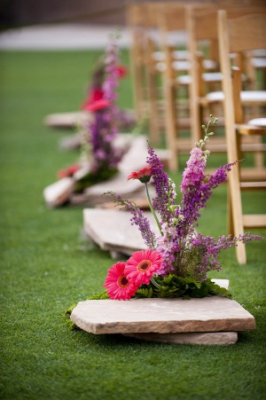 Heather-and-Gerber-Daisies-Ceremony-Decor