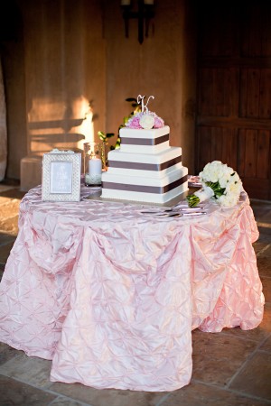 Modern-Elegant-Square-Wedding-Cake