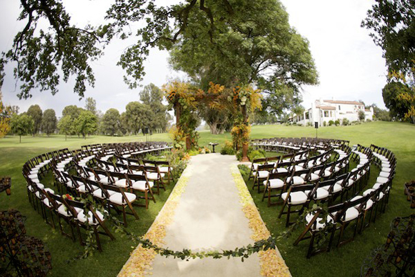 Outdoor-Organic-Elegant-In-The-Round-Wedding-Ceremony