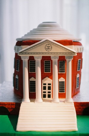 University-Wedding-Cake