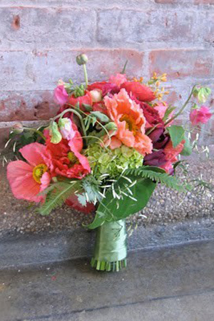 coral-and-peach-poppy-bouquet