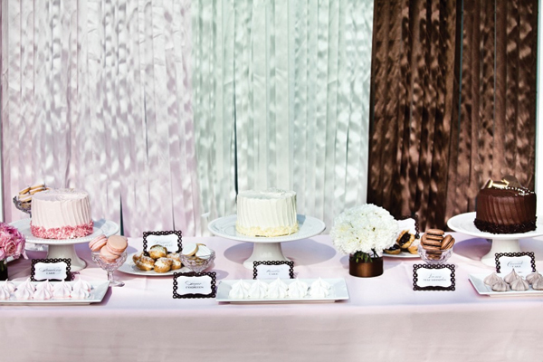 neopolitan-colorblocked-dessert-table