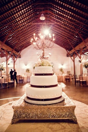 Clean-White-Wedding-Cake