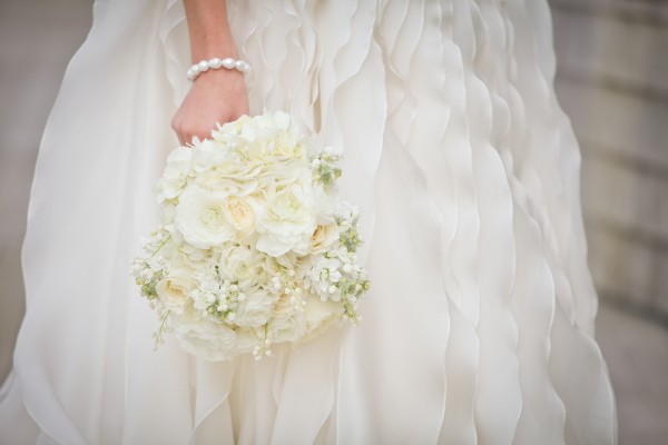 Elegant-and-Romantic-White-Bridal-Bouquet