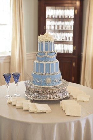 Sky-Blue-Traditional-Elegant-Wedding-Cake