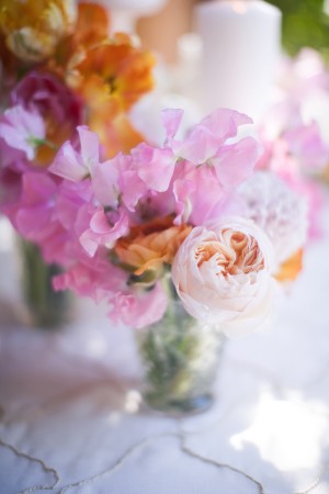 Sweet-Pea-Rose-Ranunculus-Centerpiece