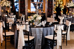 Black-and-White-Vintage-Glam-Wedding-Table