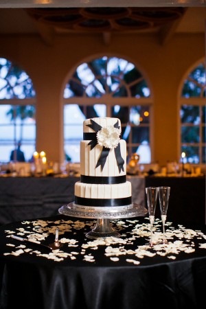 Black-and-White-Wedding-Cake