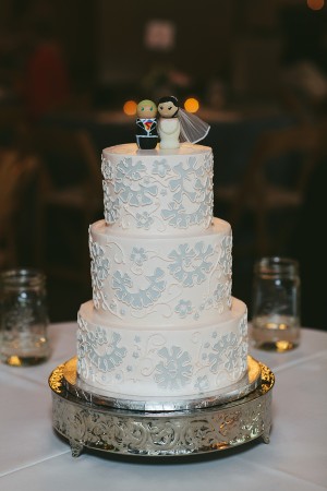 Blue-and-White-Wedding-Cake