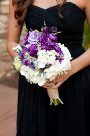 Purple-and-White-Bridesmaids-Bouquet