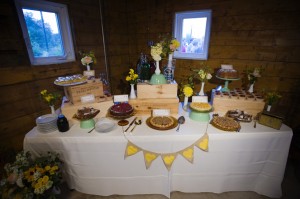 Rustic-Farm-Wedding-Dessert-Table