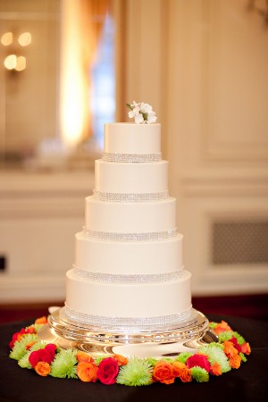 Clean Elegant White Wedding Cake
