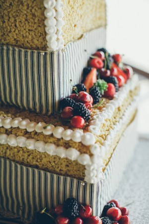 Rice-Krispie-Terat-Wedding-Cake