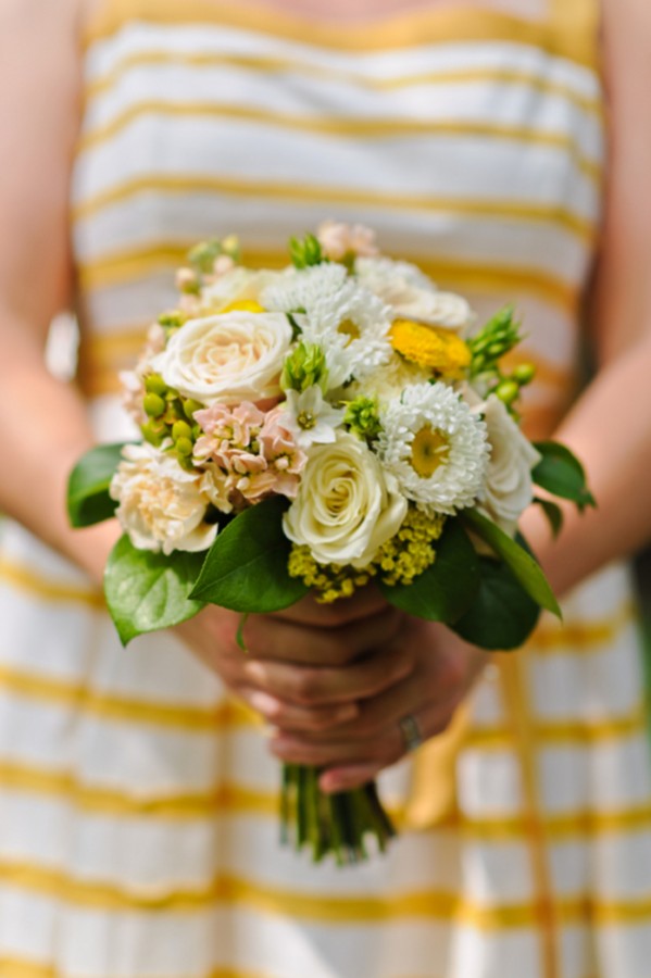 Summery-Bridesmaids-Bouquet