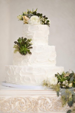 Wedding-Cake-with-Succulents