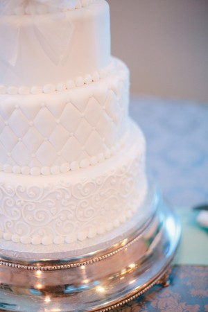 White-Fondant-Wedding-Cake