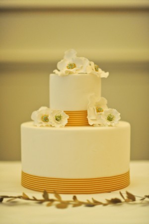 Yellow-Striped-Wedding-Cake