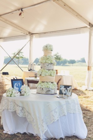 Rustic Wedding Cake Table