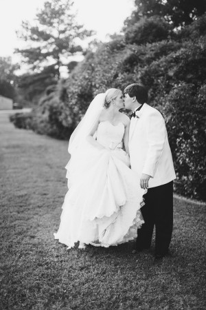 Soft and Elegant Texas Wedding by Jess Barfield Photography 2