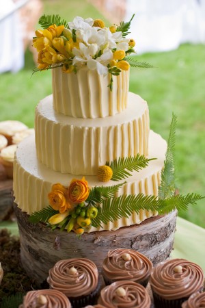 Three Tier Round Ivory Wedding Cake on Tree Stand