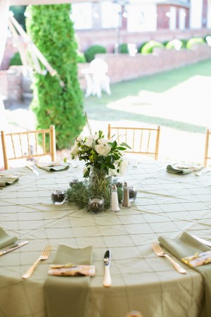 Green Linens on Round Reception Table