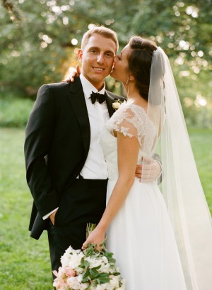 Outdoor Bride and Groom Portrait by Kate Murphy Photography 2