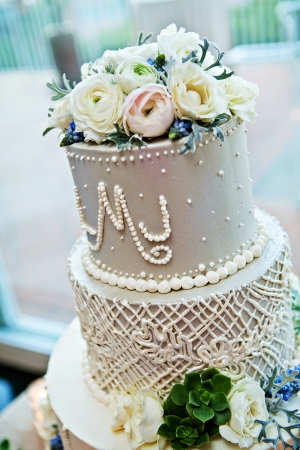Gray Wedding Cake www.jenniferdery.com