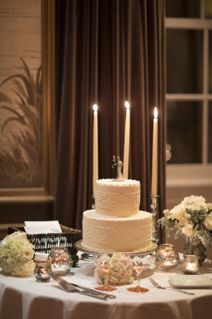 Round White Wedding Cake