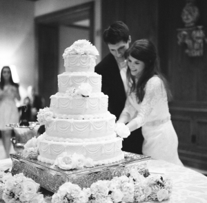 White Round Wedding Cake