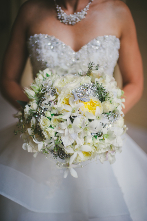 Bridal Bouquet With Pearls and Brooches