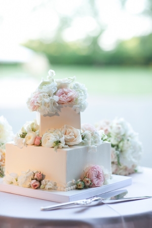 Square Wedding Cake With Fresh Flowers